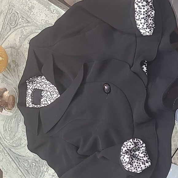 ROSS Mayer Black Ruffled 2 Button Blazer Jacket Size 6 - Picture 2 of 7